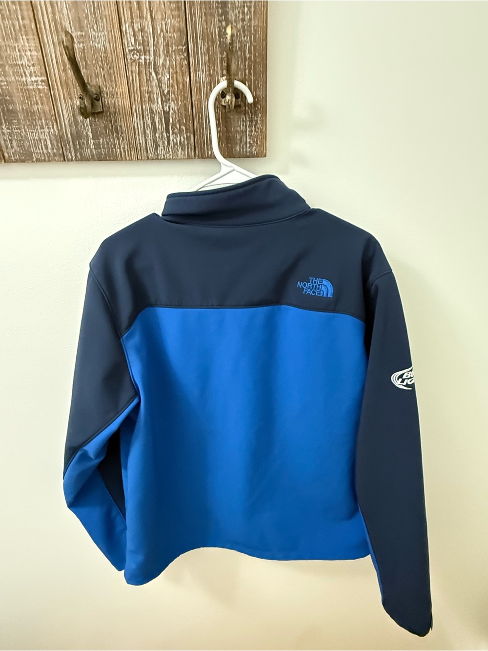 The North Face Men’s Two-Tone Blue Softshell Jacket Bud light men’s large - Picture 7 of 12